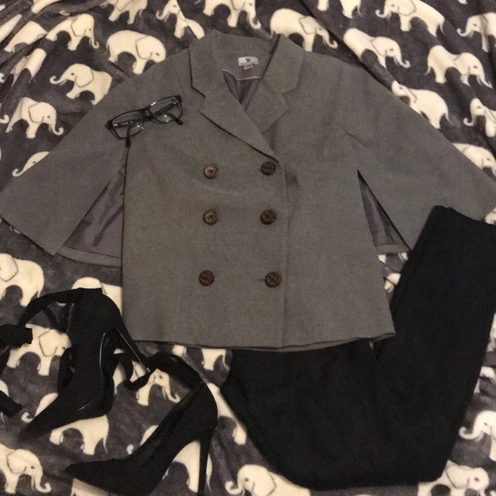Perfect condition Worthington caped blazer size M